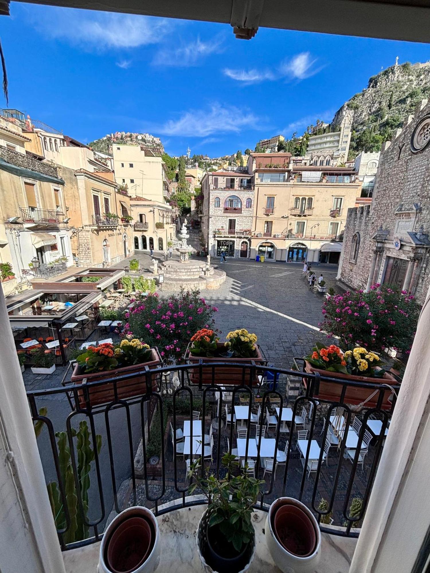 Duomo Square Apartment Taormina Exterior photo